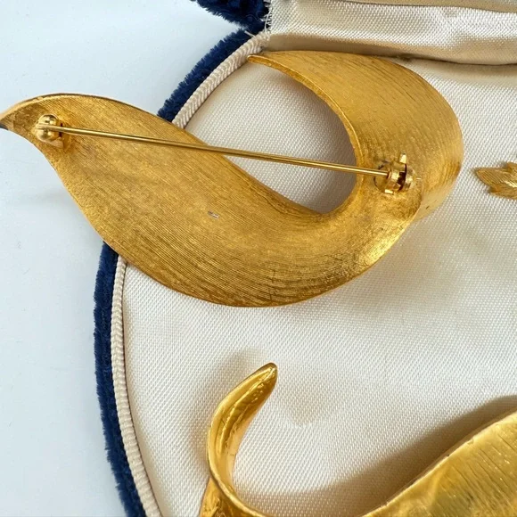 $25 each Vintage Leaf Brooch Lot